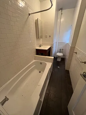 Rented by One New York Realty Inc | media 18