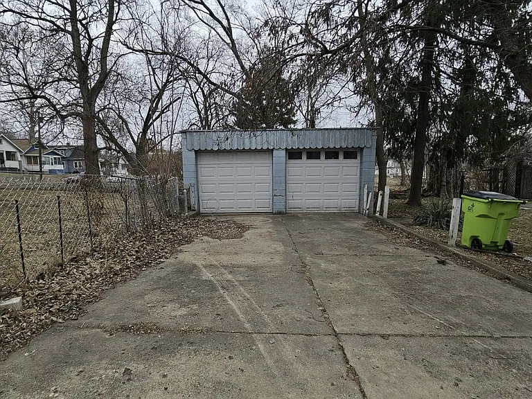 130 S Cleveland St — Photo 13