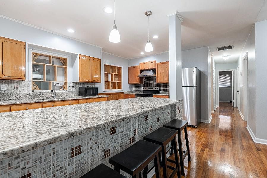 1st image of 4068 Magnolia Ln #13650578