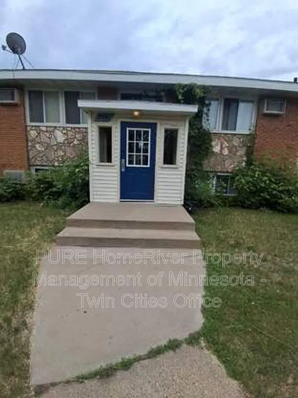 2 bed, 1.0 bath, $1,195 — Photo 1