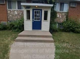 5848 2nd St NE APT 4, Minneapolis, MN 55432