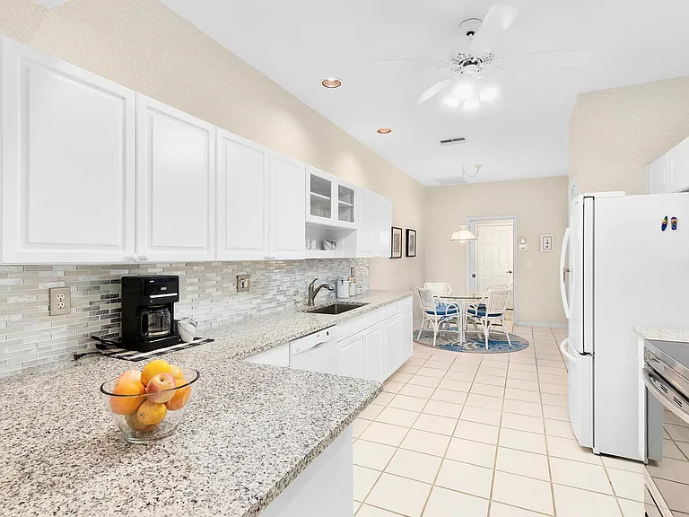 3477 Lake Crest Dr — Photo 8