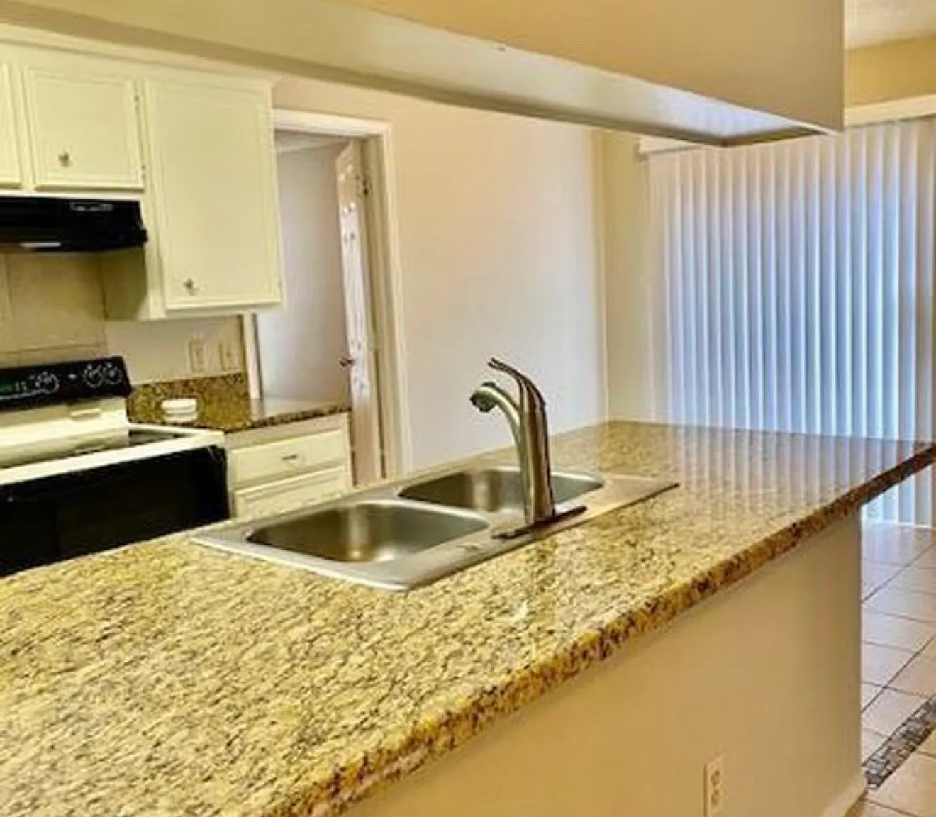 3 bed, 1191 sqft, $1,600 — Photo 2