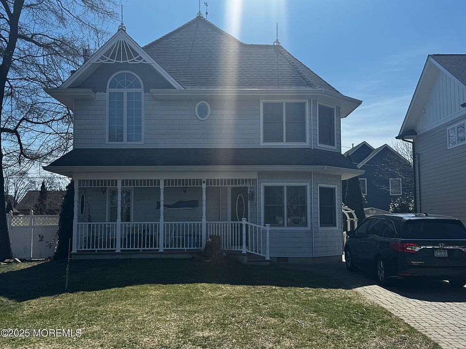 1st image of 1709 Maple St