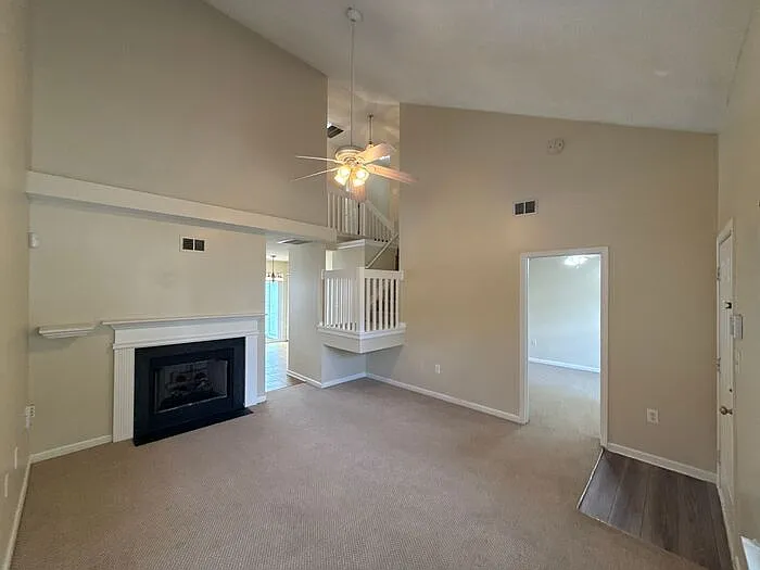 3 bed, 2.0 bath, 1350 sqft, $1,900 — Photo 3