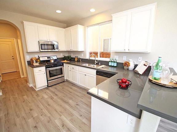 5th image of 15129 Brookside Ct