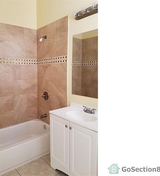 2nd image of 5901 S Prairie Ave APT 3