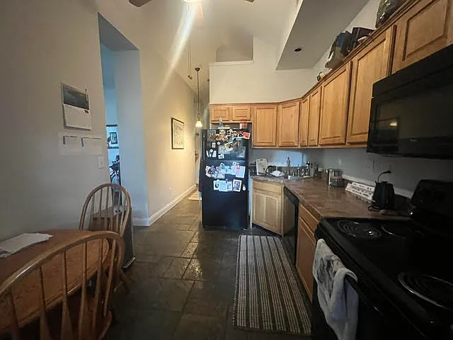 1335 E Washington St — Photo 4