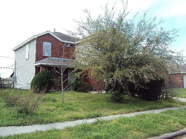 1st image of 1938 Greenbriar Colony Dr