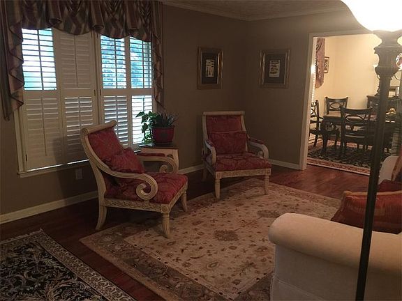 5th image of 3158 Bouchard Way NE
