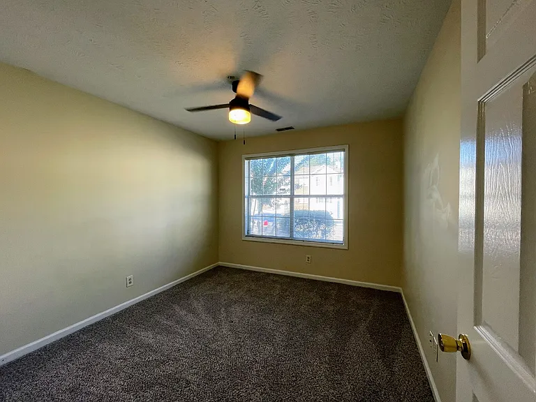 224 Waterdown Dr #1 — Photo 7