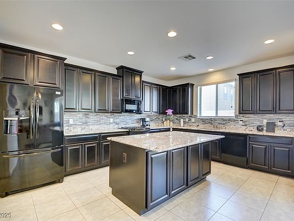 5th image of 12391 Pinetina St
