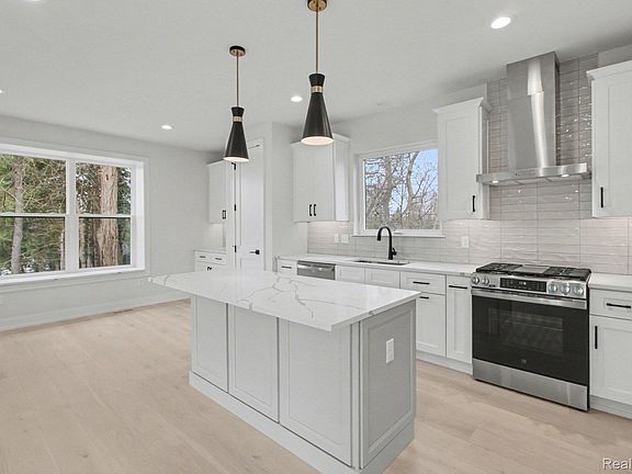 4th image of 16761 Franklin Rd