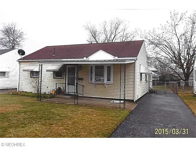 2233 Bollinger Ave NE photo 1