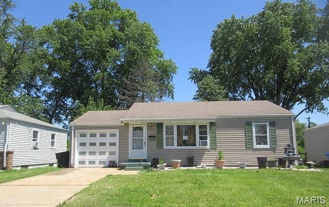 1st image of 843 Loekes Dr