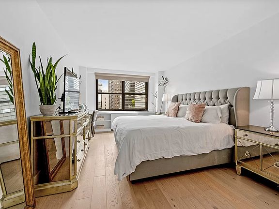 5th image of 7 E 14th St APT 1409