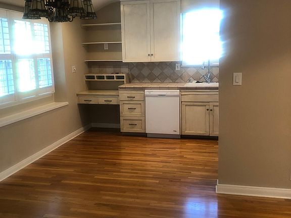 4th image of 20956 Elkwood St