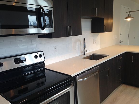 2nd image of 18 W Girard Ave APT 305