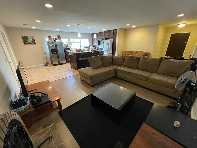 231 Gunsmoke Dr — Photo 3