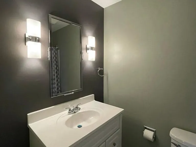 115 Beechnut St #G10 — Photo 7