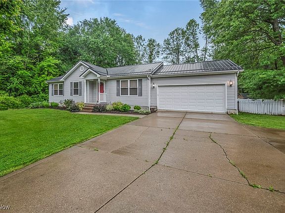 3rd image of 44 Leffingwell Dr