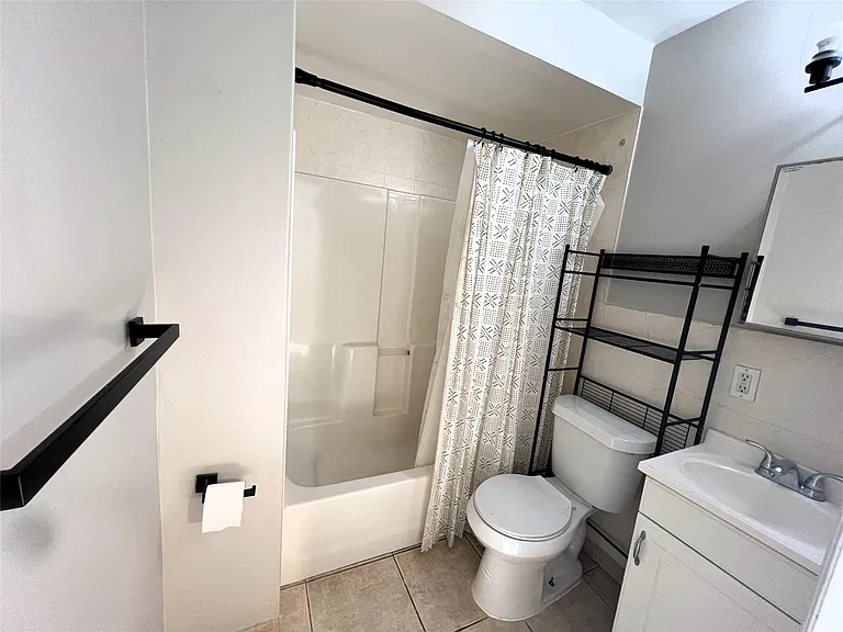 2726 Adams St #3 — Photo 12