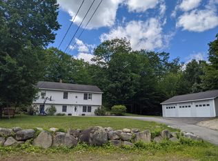 4 Baker St, Raymond, ME 04071