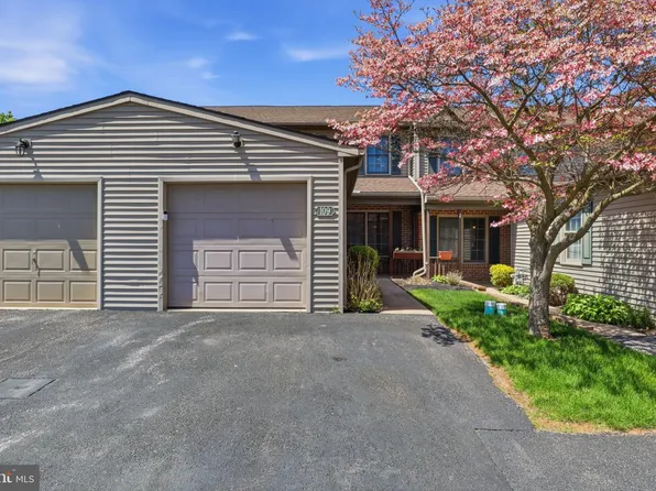 109 Oak Xing #109, Dallastown, PA 17313