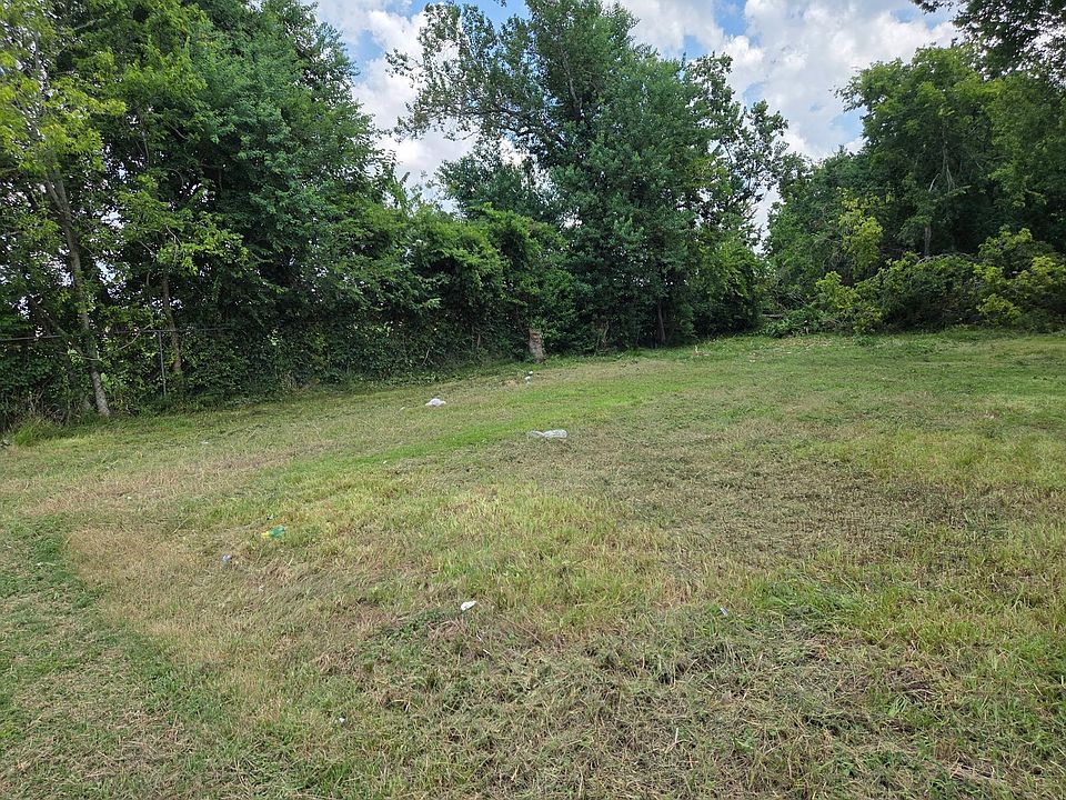 2nd image of 1315 Staffordshire Rd