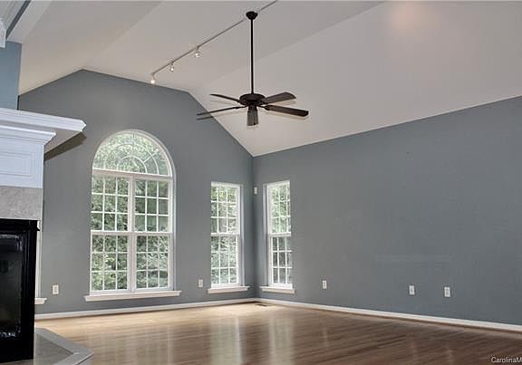5th image of 7184 Sedgebrook Dr W