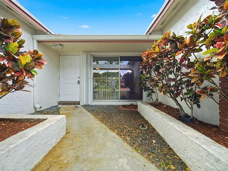 920 NW 92nd Ave — Photo 6