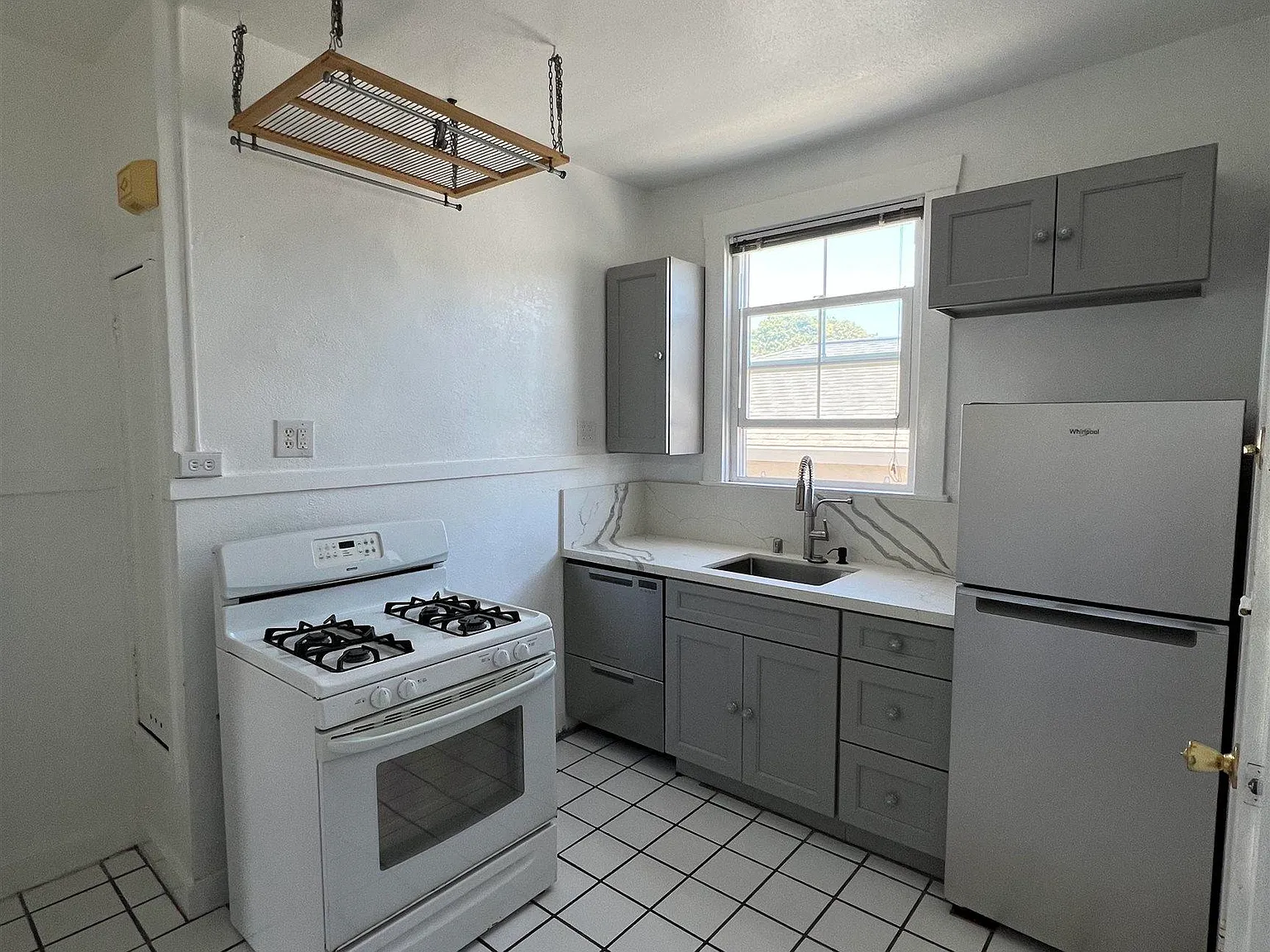 1 bed, 450 sqft, $2,250 — Photo 3