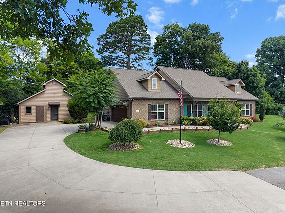 2nd image of 1522 Sally View Dr