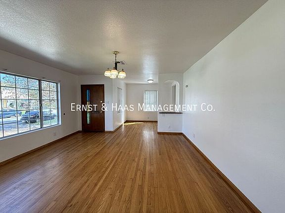 2nd image of 4723 Blackthorne Ave