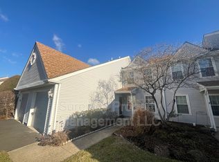 44 Magnolia Ct, Bordentown, NJ 08505