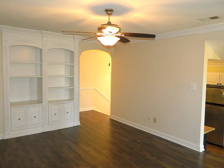 230 Ronstadt Dr — Photo 7