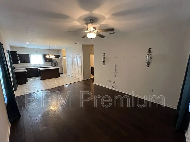 8614 Forestwood Ave — Photo 9
