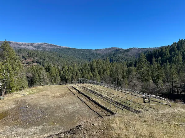 220 Upriver Ln, Ruth, CA 95526