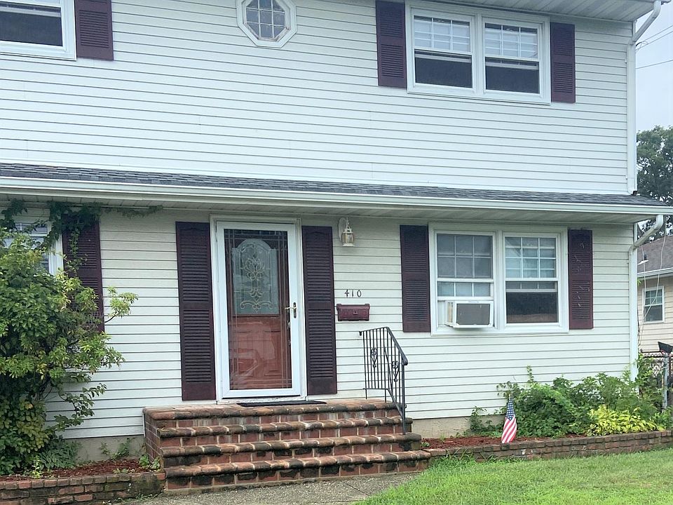 Residential second floor apartment