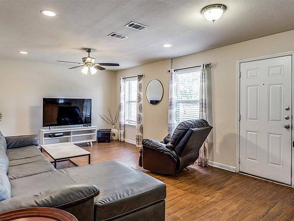 2nd image of 4949 Galley Cir