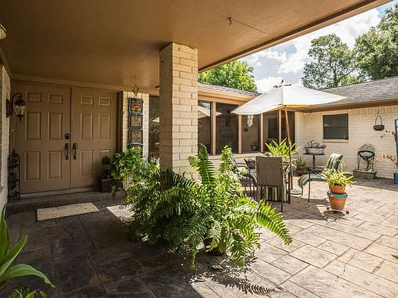 4th image of 3808 Huntwick Dr