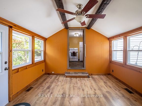 5th image of 247 Nicolas Rd