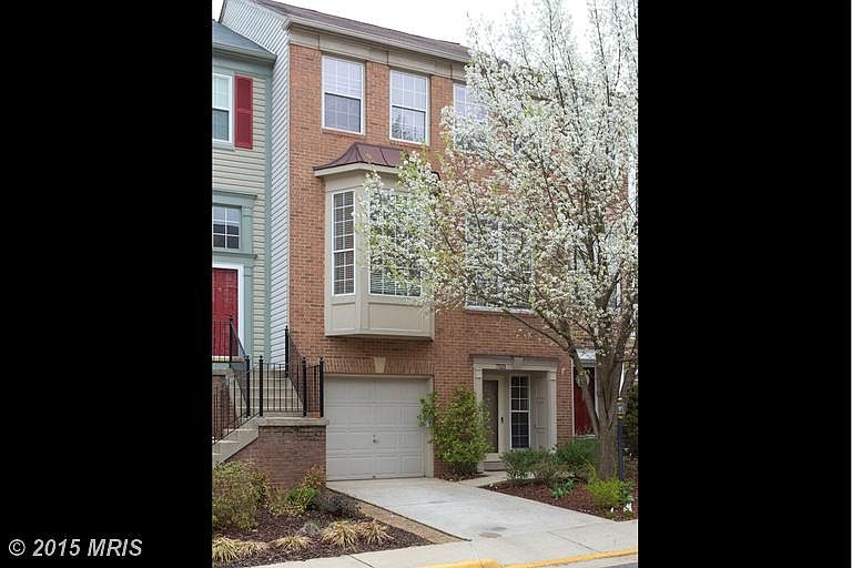1st image of 7521 Lamoyne Ct