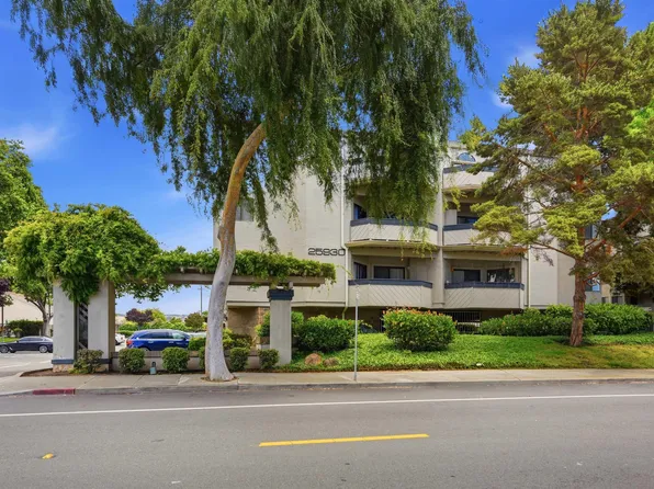 25930 Kay Ave APT 302, Hayward, CA 94545