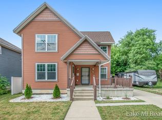 1039 Bemis St SE, Grand Rapids, MI 49506