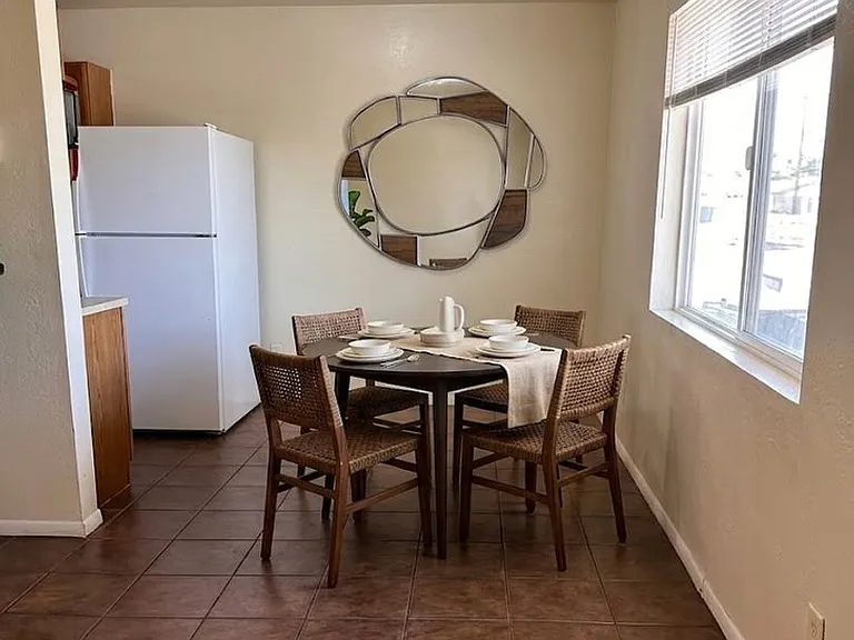 501 Texas Street NE — Photo 6