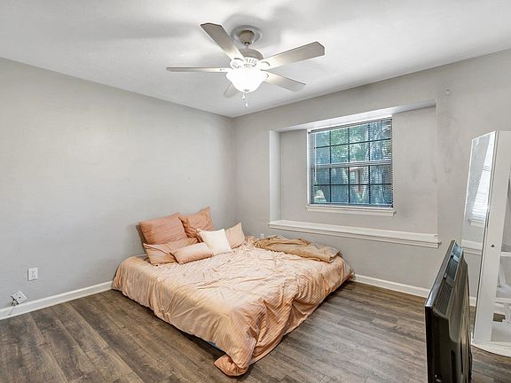 5th image of 4415 Stratfordshire Ct #15