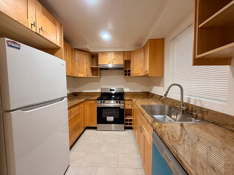 10949 Fruitland Dr #5 — Photo 9