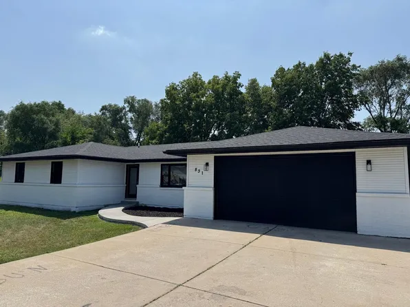 831 Richards St, Joliet, IL 60433