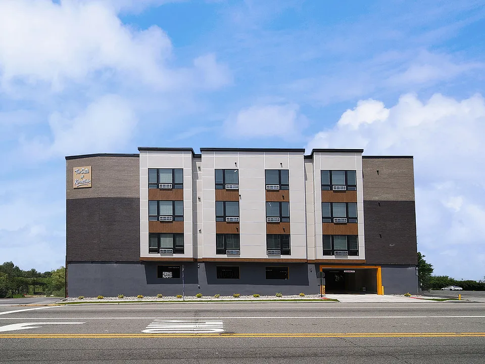 401 E Central Blvd #4B
